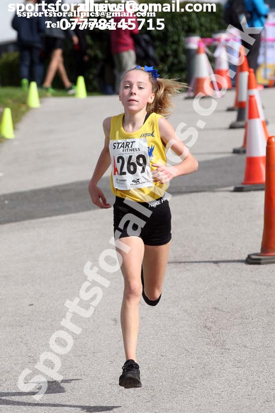 Girls under-15s 3 stage relay, Northern Senior 6 and 4 and Junior Stage Road Relays, SportsCity, Manchester. Photo:  David T. Hewitson/Sports for All Pics